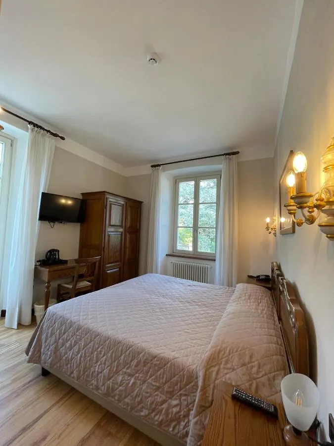 Hotel La Torre Castiglione dʼIntelvi