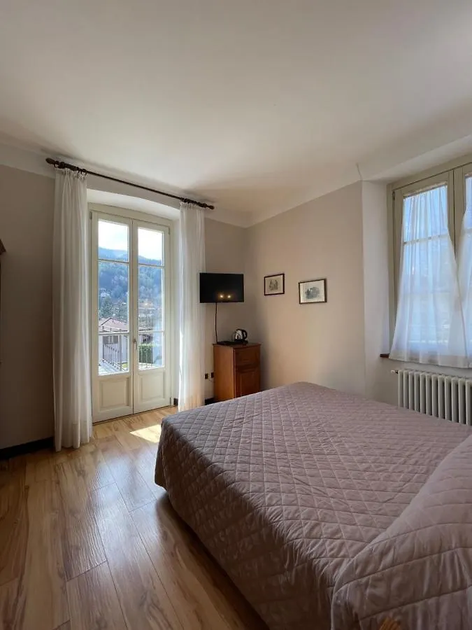 Hotel La Torre Castiglione dʼIntelvi Italien