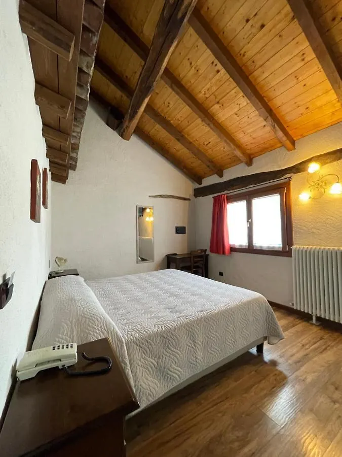 Hotel La Torre Castiglione dʼIntelvi