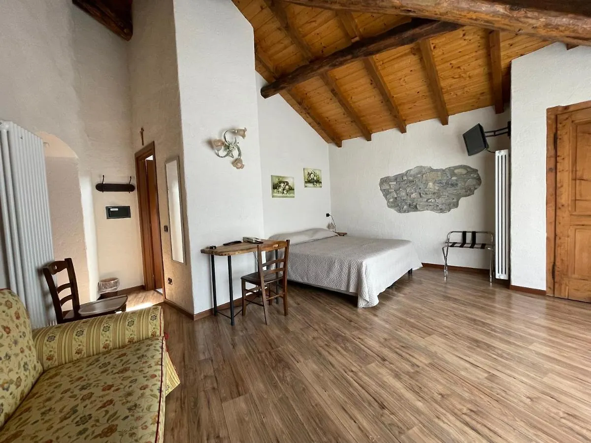 Hotel La Torre Castiglione dʼIntelvi Italien